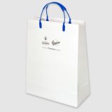 Хартиени чанти с дръжки със защипване 1